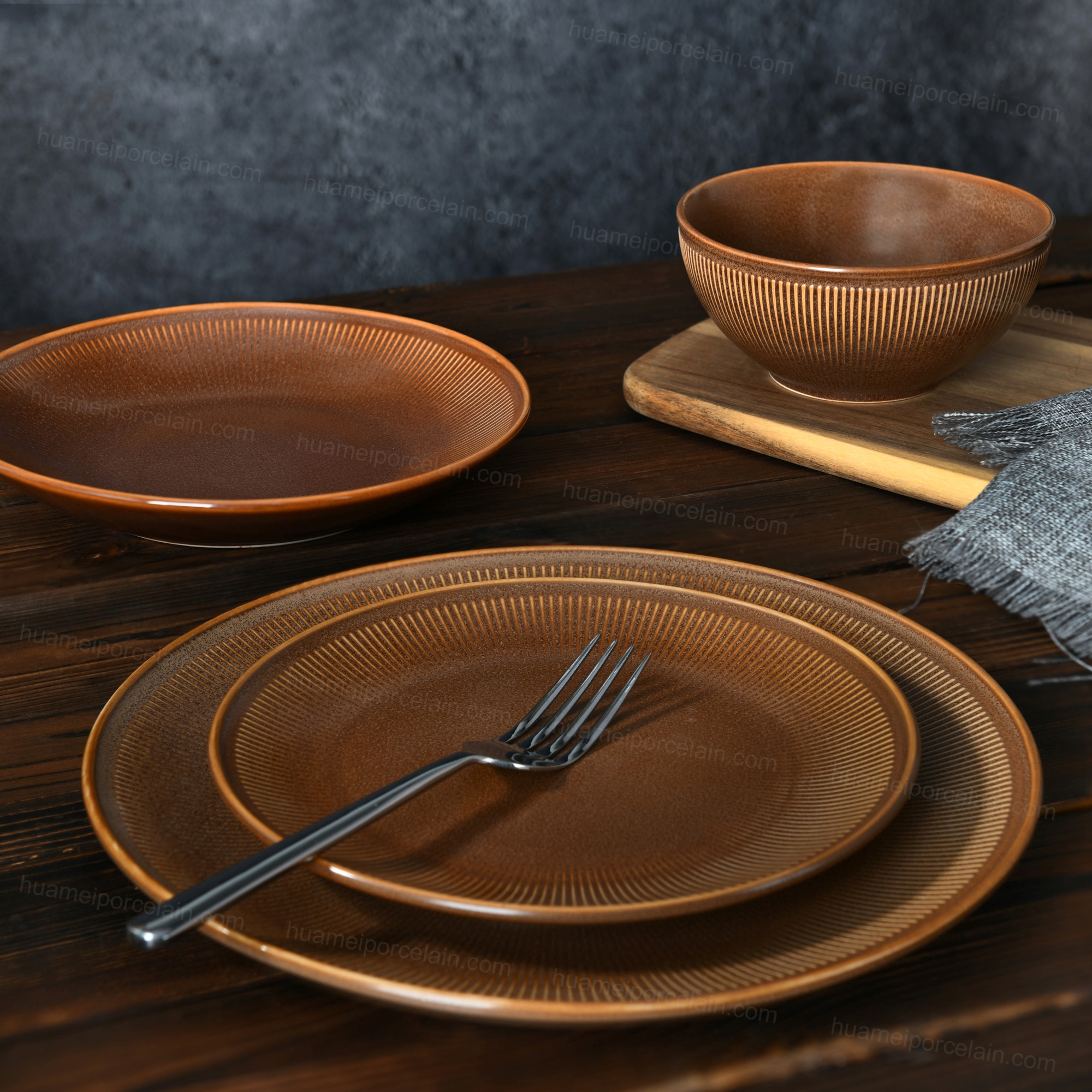 2025 Tableware Trends: Sustainability, Artisanal Craft, and Bold Designs